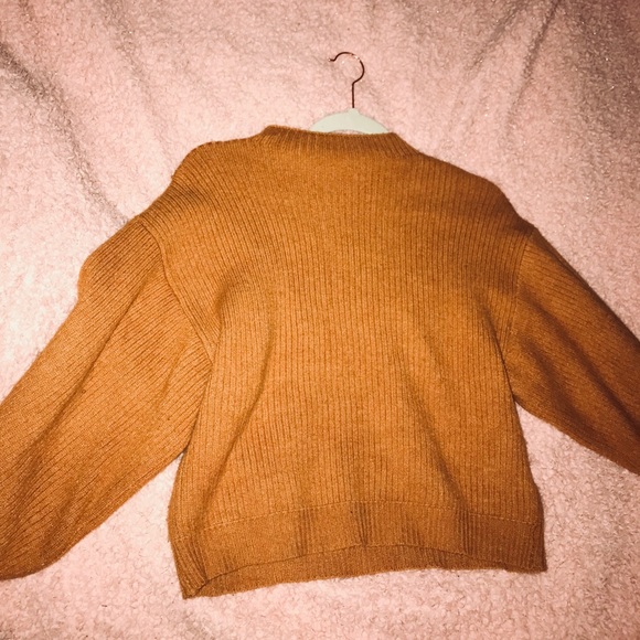 Comfortable Contemporary Sweater - Picture 5 of 7